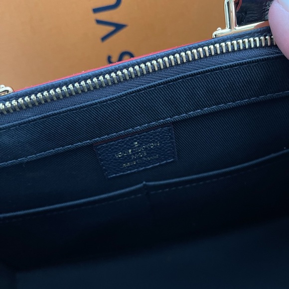 Louis Vuitton π«π· Bag π - Picture 10 of 17